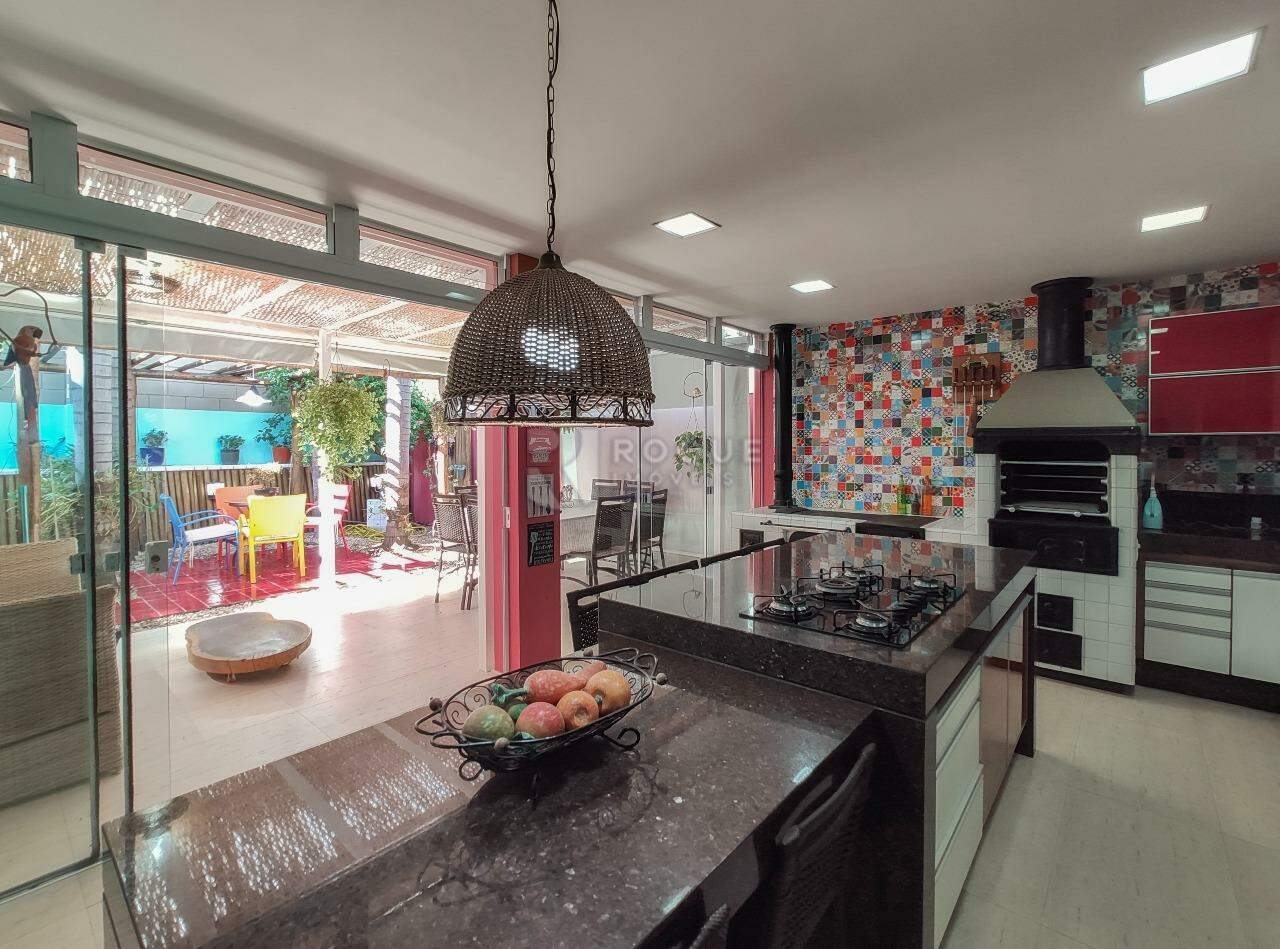 Casa em condomínio à venda no bairro Jardim Aquárius: Área gourmet 