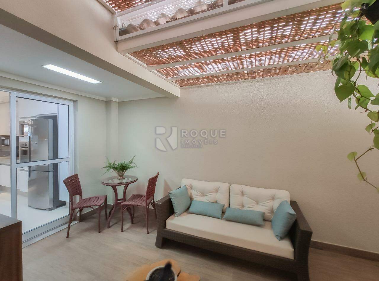 Casa em condomínio à venda no bairro Jardim Aquárius: Sala de estar 
