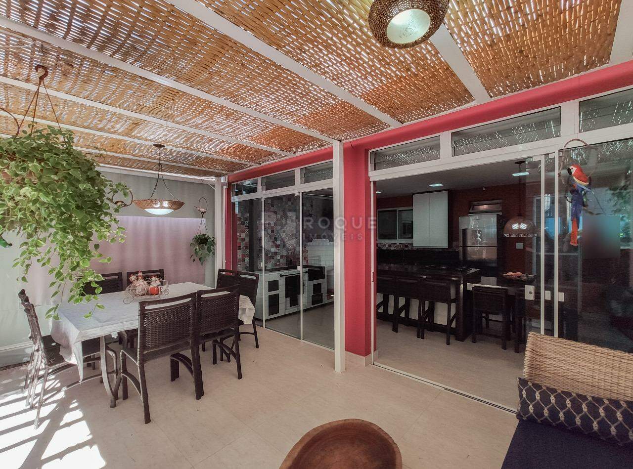 Casa em condomínio à venda no bairro Jardim Aquárius: Área gourmet 