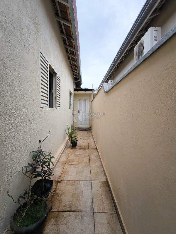Casa Residencial à venda no bairro Vila Jacon: LATERAL EXTERNA