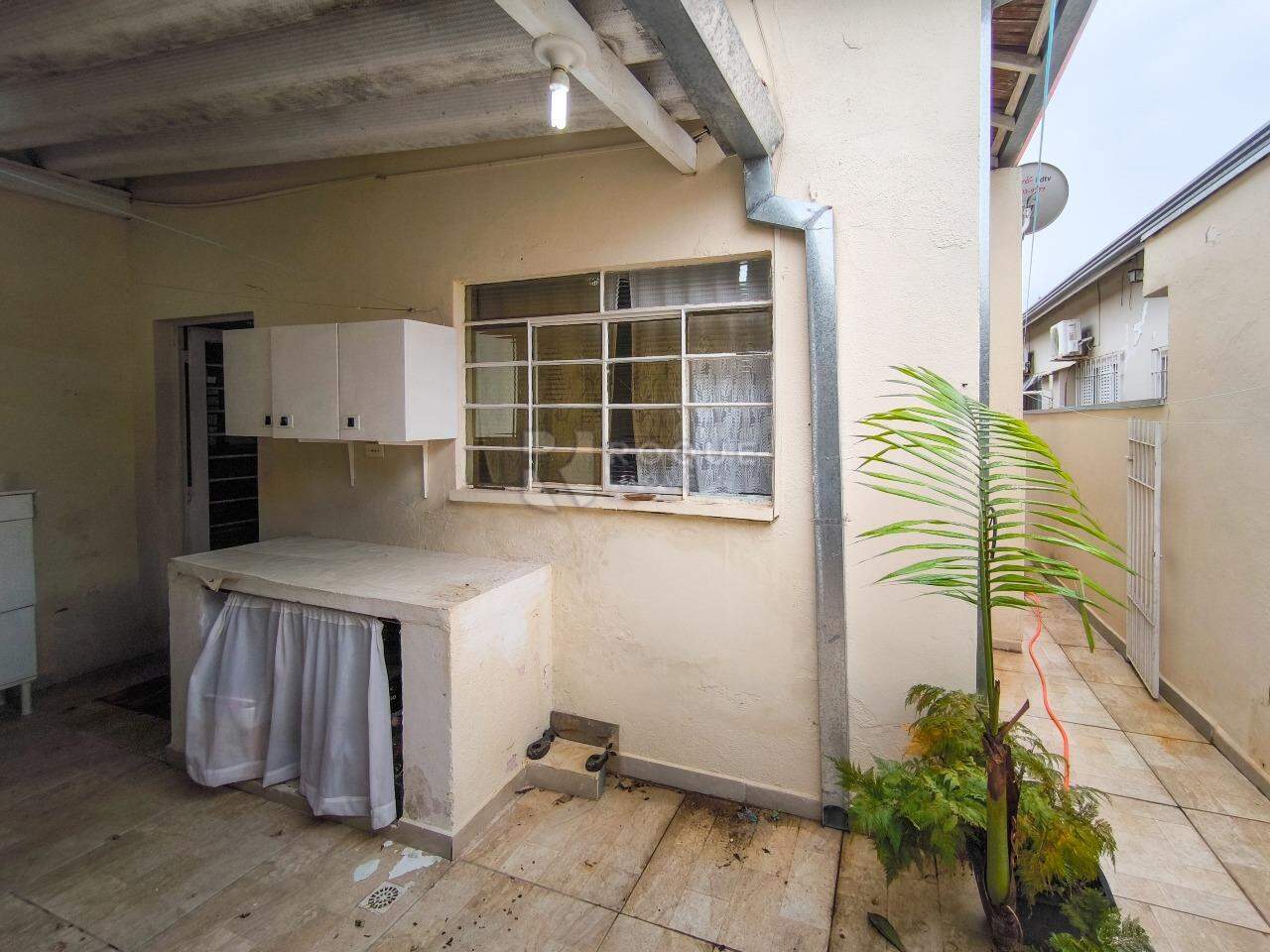 Casa Residencial à venda no bairro Vila Jacon: FUNDOS