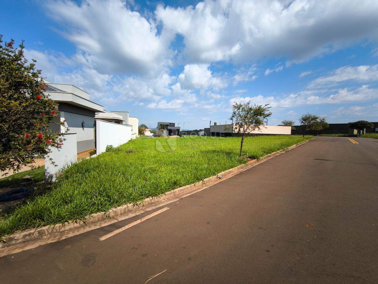 Terreno em condomínio à venda no bairro Residenciais Fazenda Itapema: 