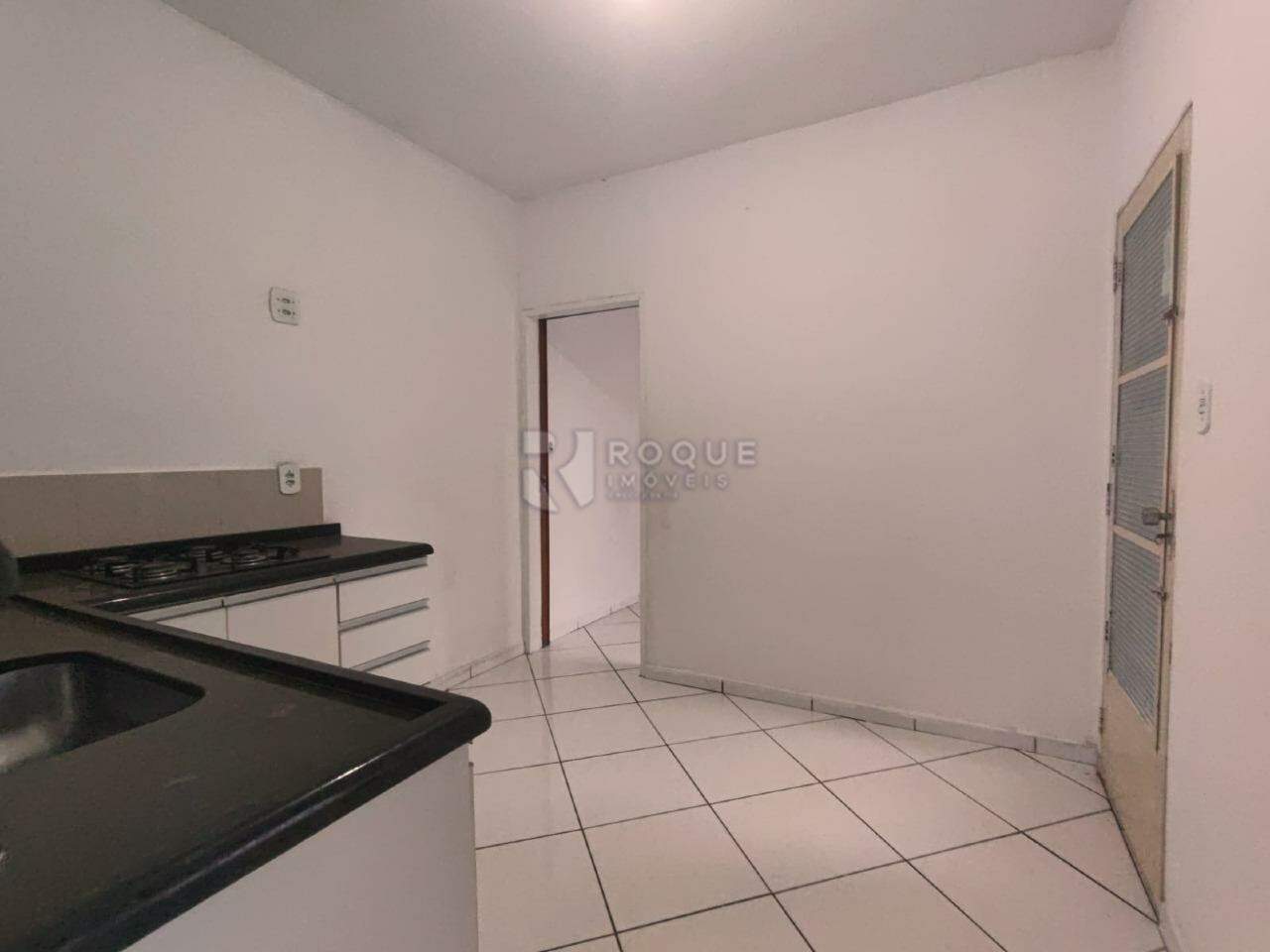 Casa Residencial para aluguel no bairro Parque Real: Cozinha