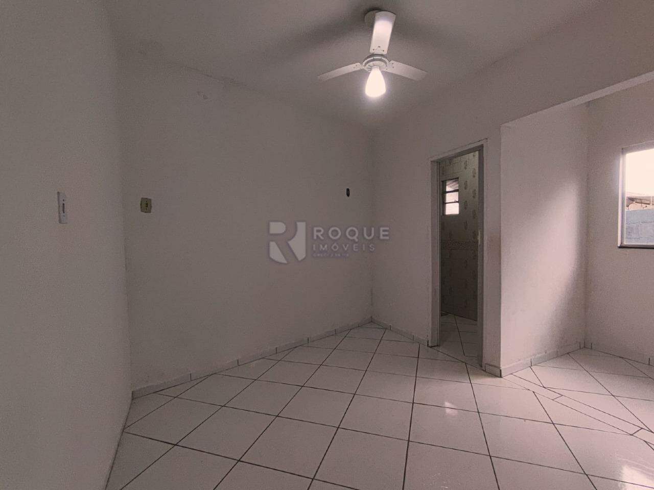 Casa Residencial para aluguel no bairro Parque Real: Dormitório 