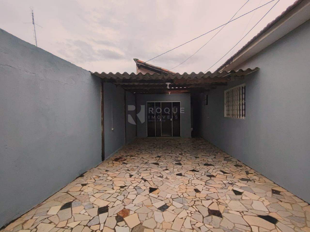 Casa Residencial para aluguel no bairro Parque Real: Garagem