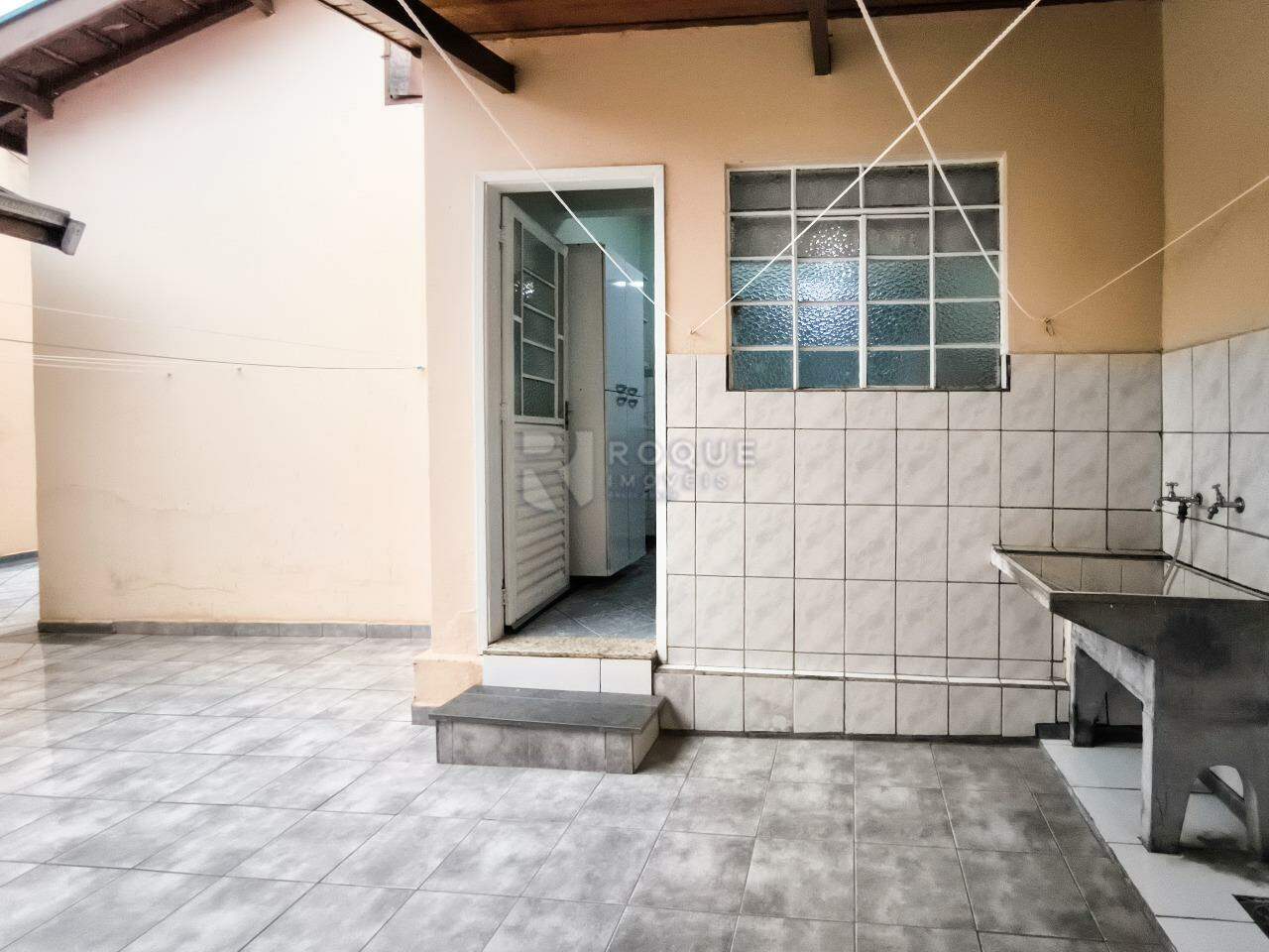 Casa Residencial à venda no bairro Parque Real: FUNDOS
