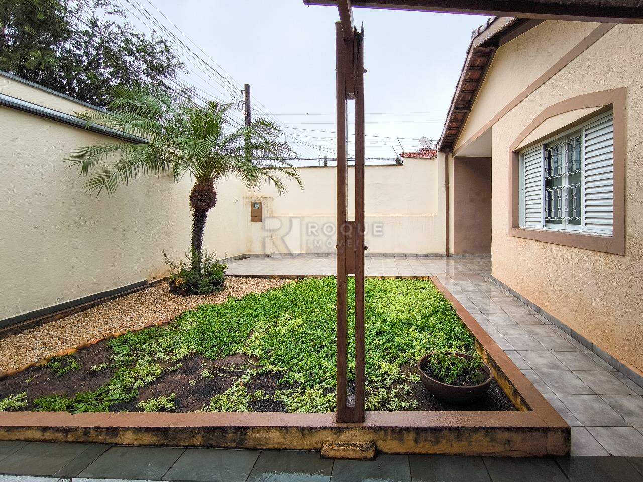 Casa Residencial à venda no bairro Parque Real: JARDIM