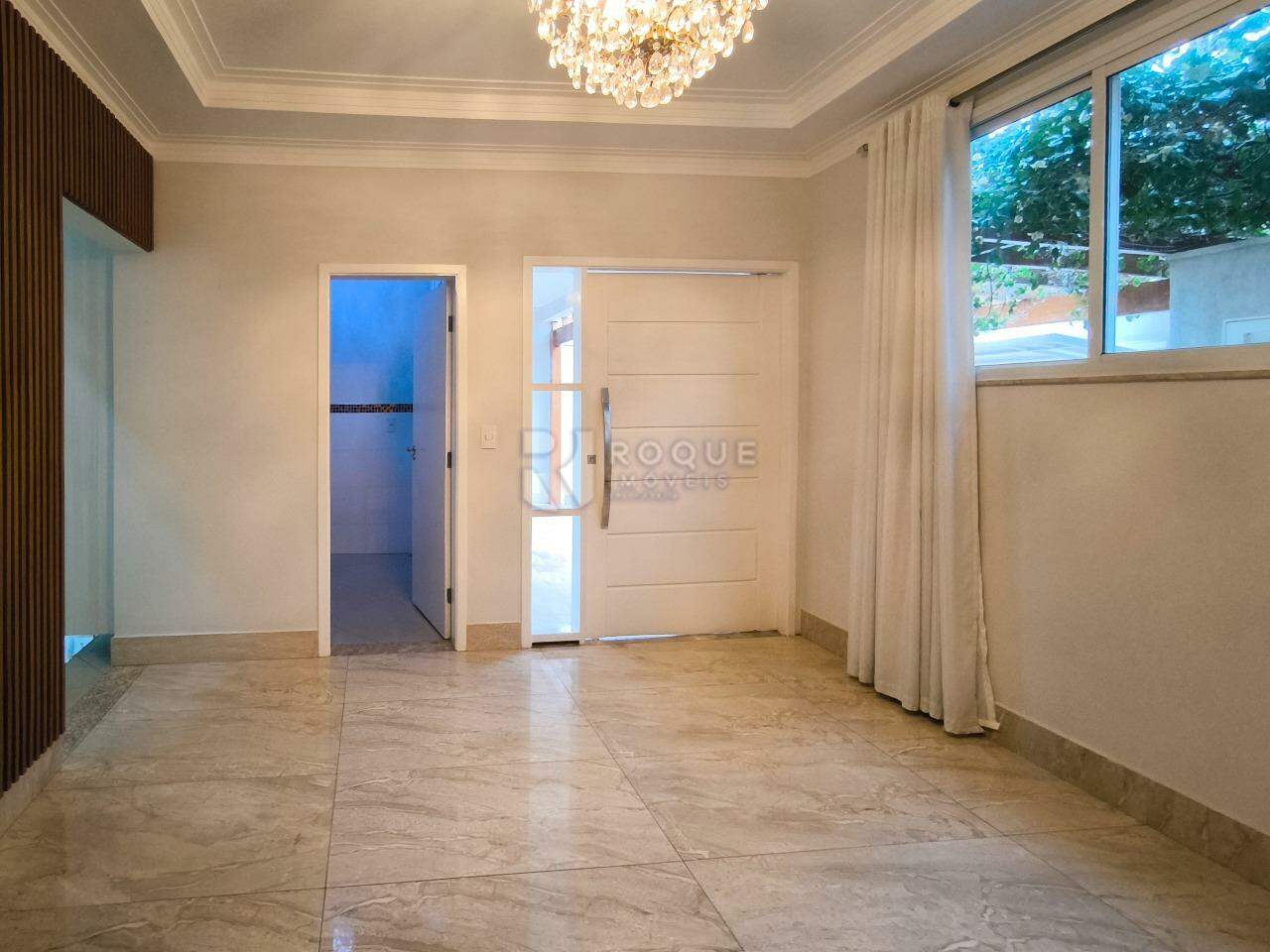 Casa em condomínio à venda no bairro JARDIM PORTO REAL I: SALA DE ESTAR