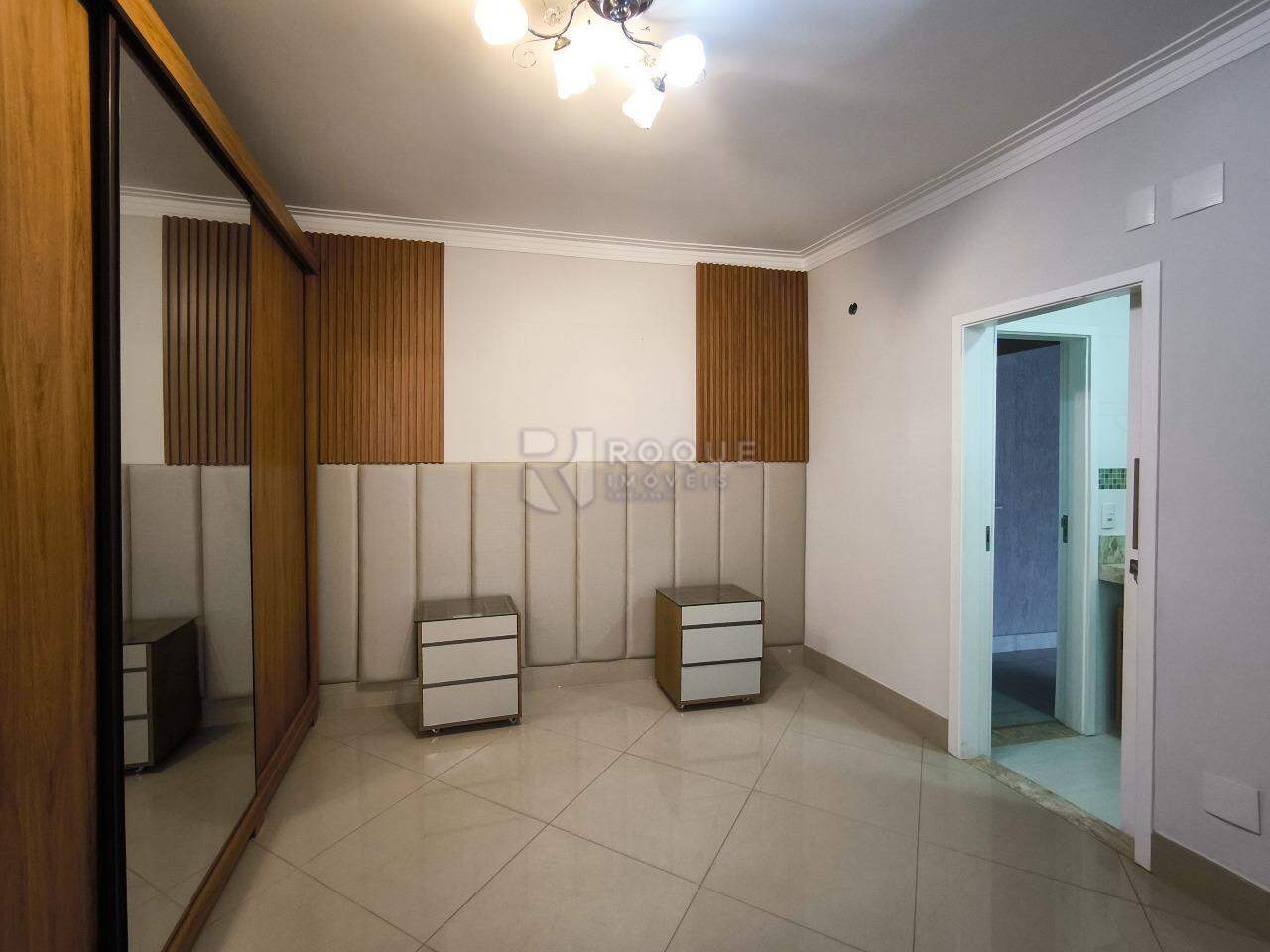 Casa em condomínio à venda no bairro JARDIM PORTO REAL I: SUÍTE 3