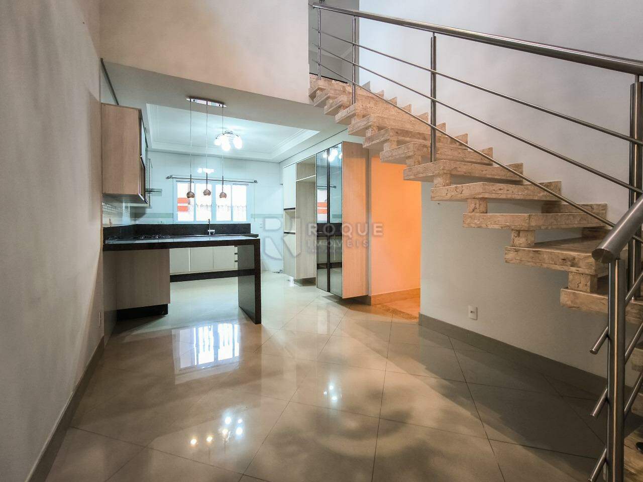 Casa em condomínio à venda no bairro JARDIM PORTO REAL I: SALA DE JANTAR