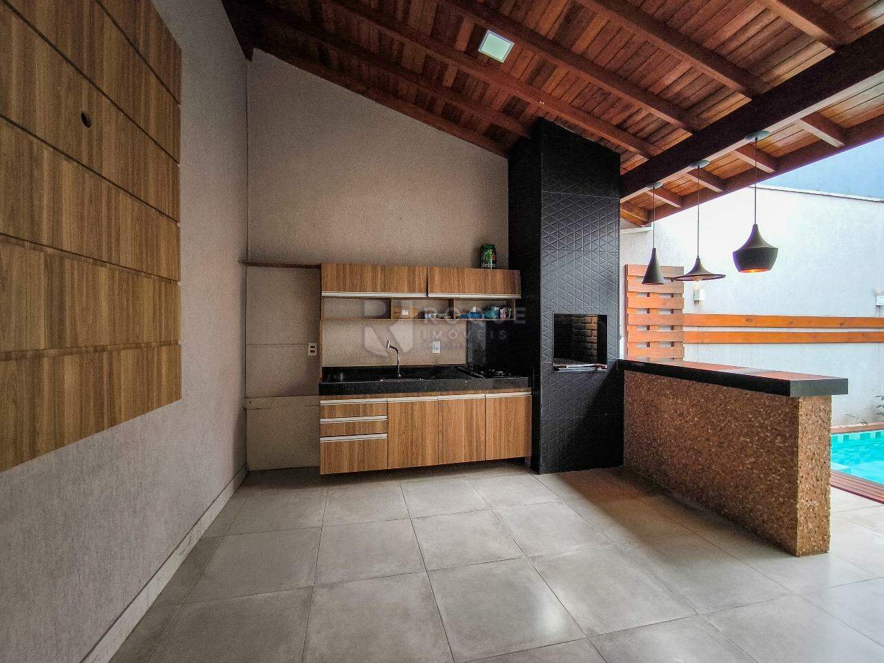 Casa em condomínio à venda no bairro JARDIM PORTO REAL I: ÁREA GOURMET