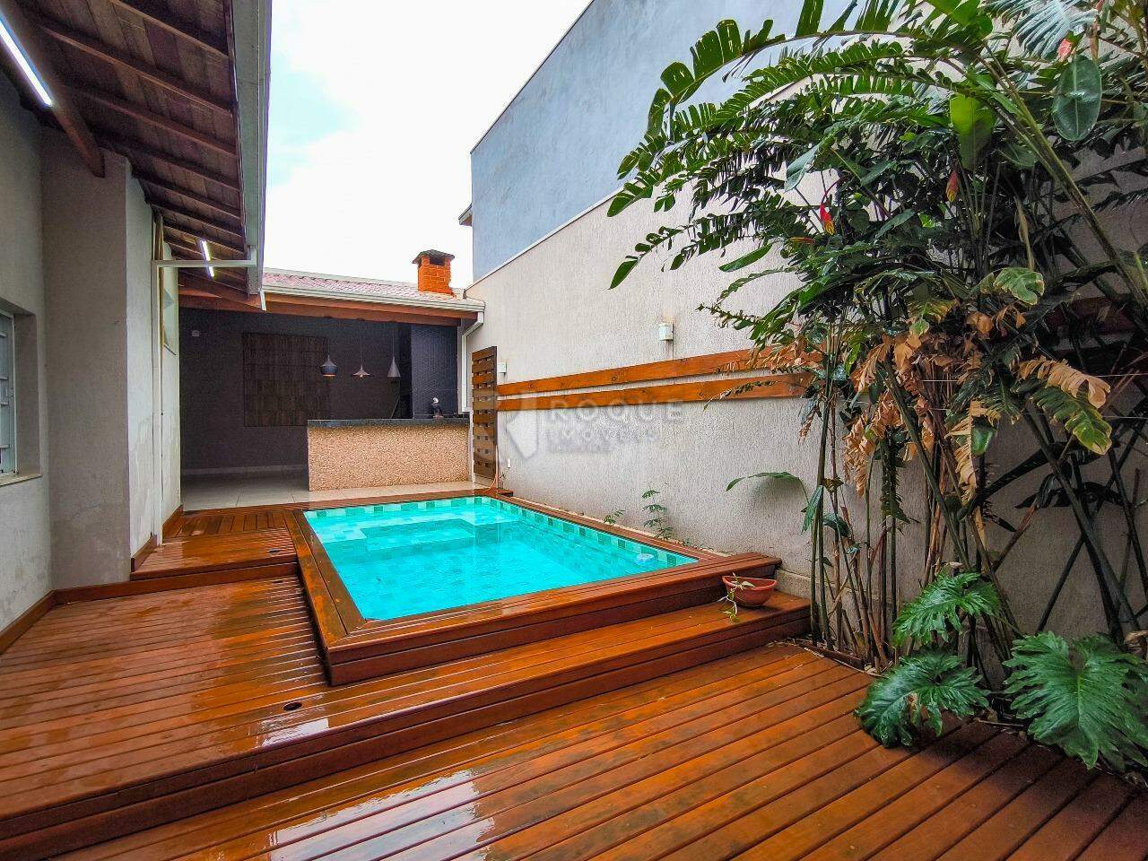 Casa em condomínio à venda no bairro JARDIM PORTO REAL I: PISCINA