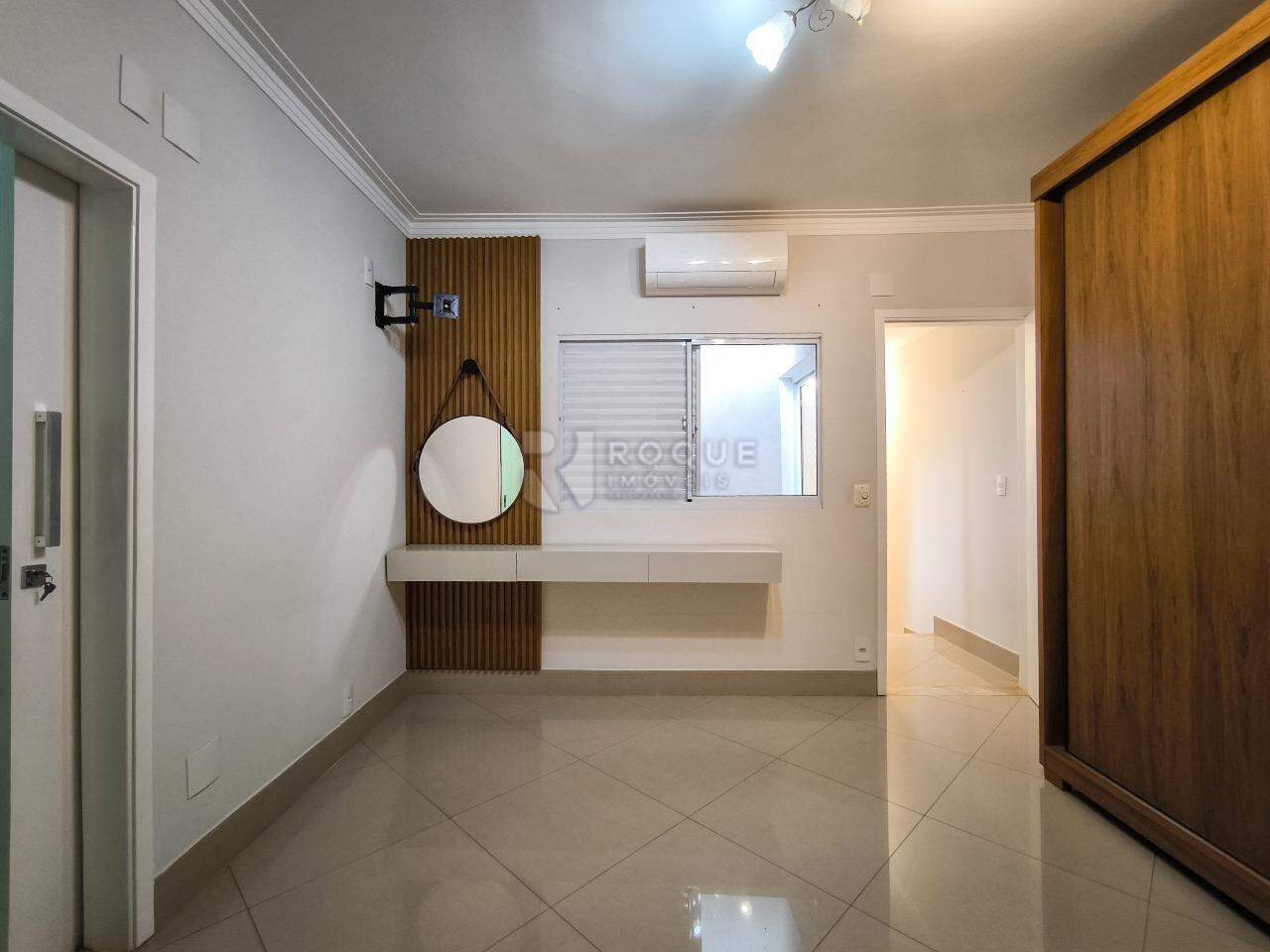 Casa em condomínio à venda no bairro JARDIM PORTO REAL I: SUÍTE 3
