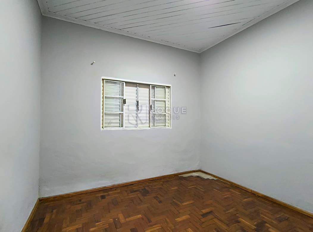 Casa Residencial para aluguel no bairro Vila Cristovam: Dormitório 02