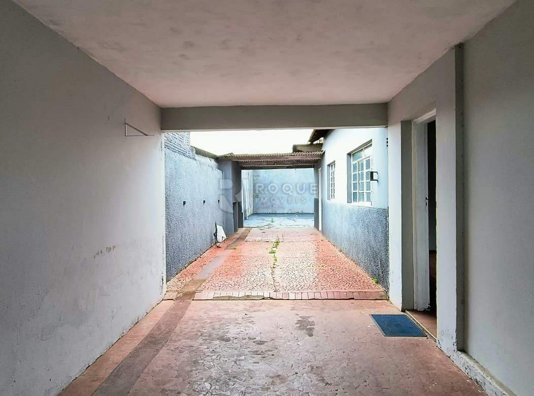 Casa Residencial para aluguel no bairro Vila Cristovam: Garagem