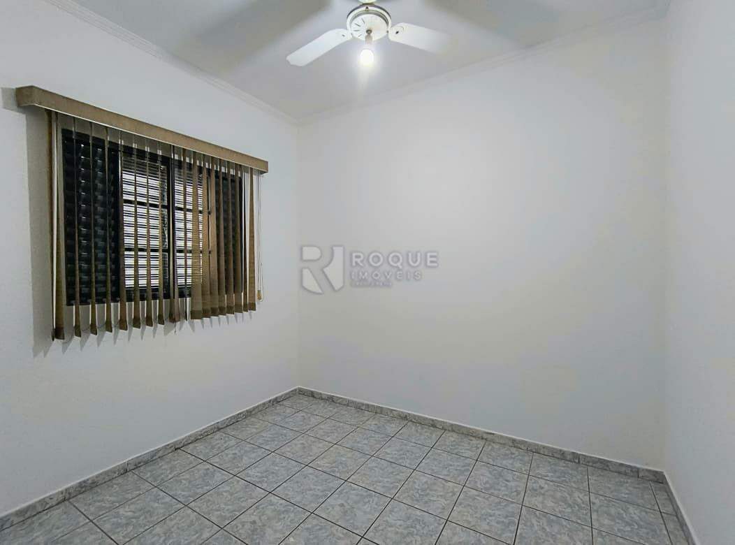 Casa Residencial para aluguel no bairro Jardim São Francisco: Dormitório 02