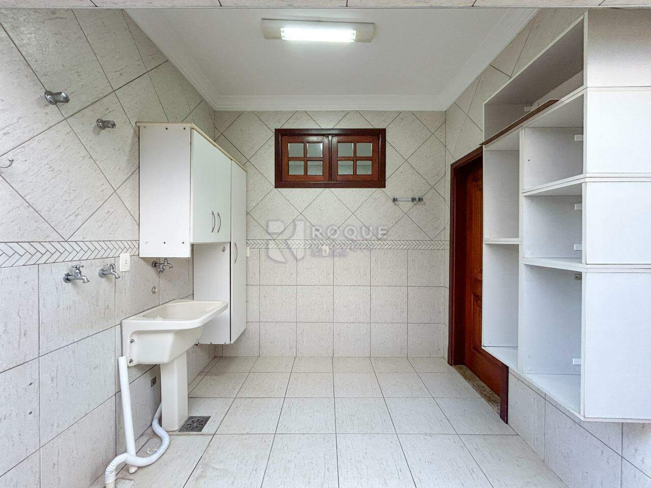 Casa em condomínio para aluguel no bairro Jardim Parque Avenida: Área de serviço 
