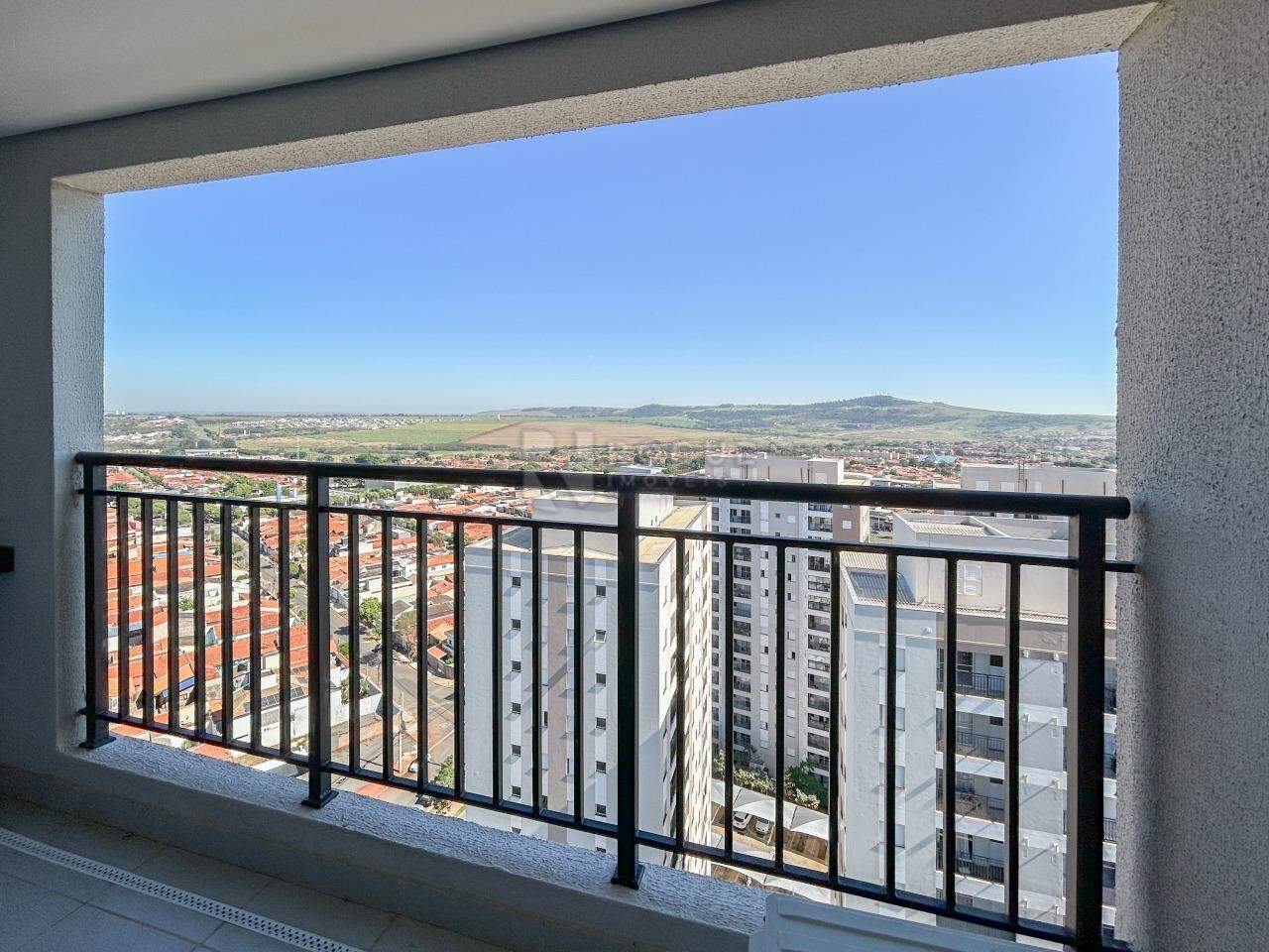 Apartamento para aluguel no bairro Jardim Santa Adélia: Sacada