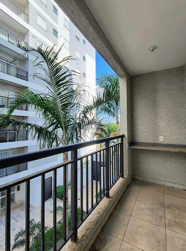 Apartamento para aluguel no bairro Chácaras Antonieta: Sacada