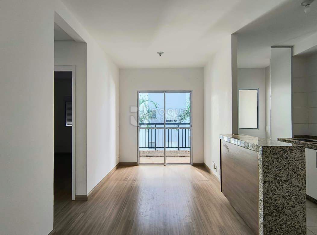 Apartamento para aluguel no bairro Chácaras Antonieta: Sala
