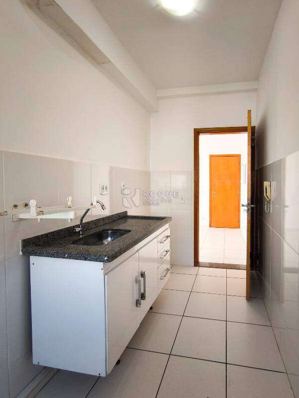 Apartamento à venda no bairro Parque Egisto Ragazzo: COZINHA