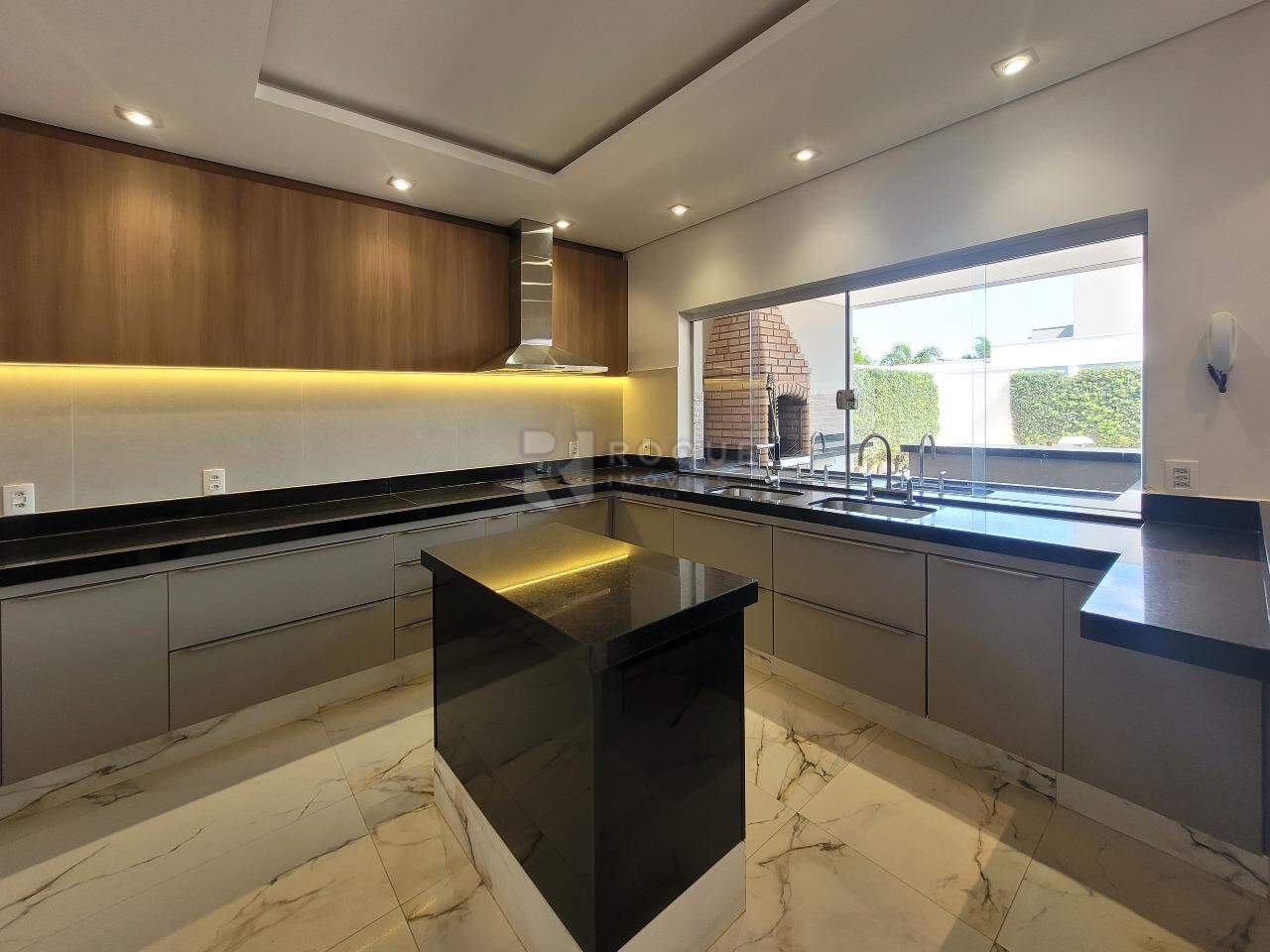 Casa em condomínio à venda no bairro Residencial Ilha de Bali: Cozinha