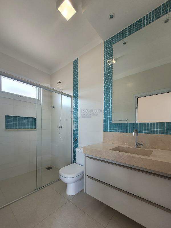 Casa em condomínio à venda no bairro Residencial Ilha de Bali: WC Social - Térreo