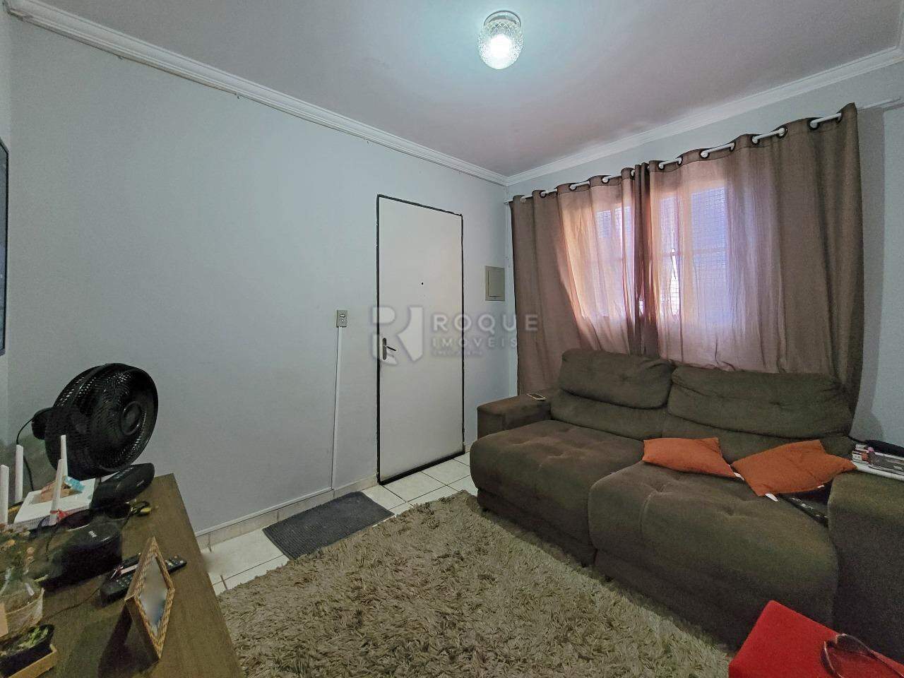 Apartamento à venda no bairro Parque Residencial Abílio Pedro: Sala