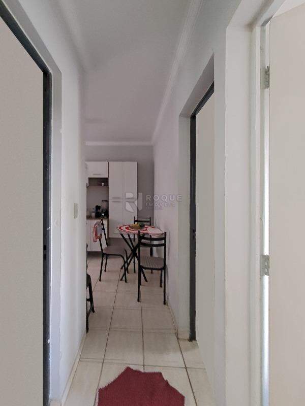 Apartamento à venda no bairro Parque Residencial Abílio Pedro: Hall