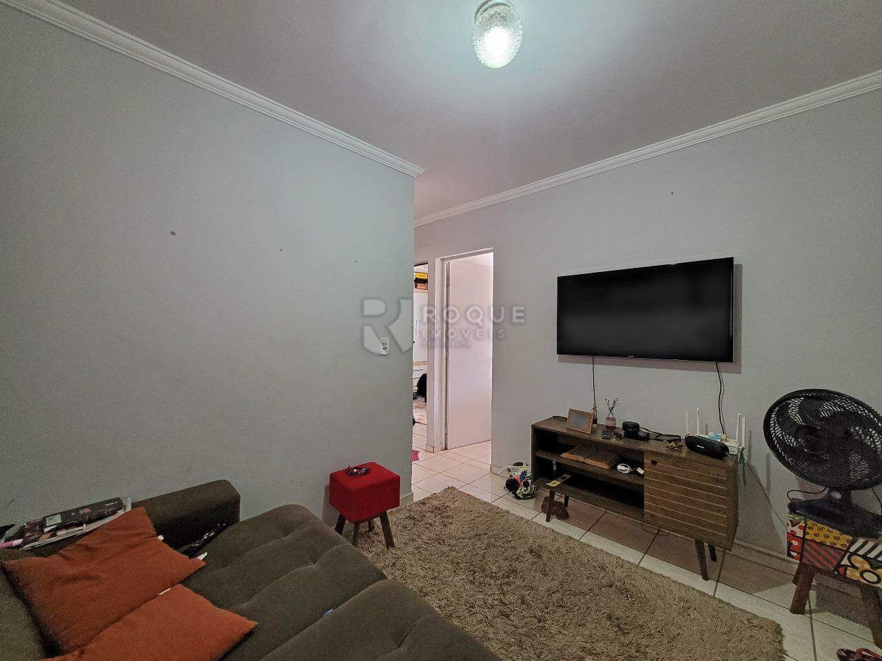 Apartamento à venda no bairro Parque Residencial Abílio Pedro: Sala