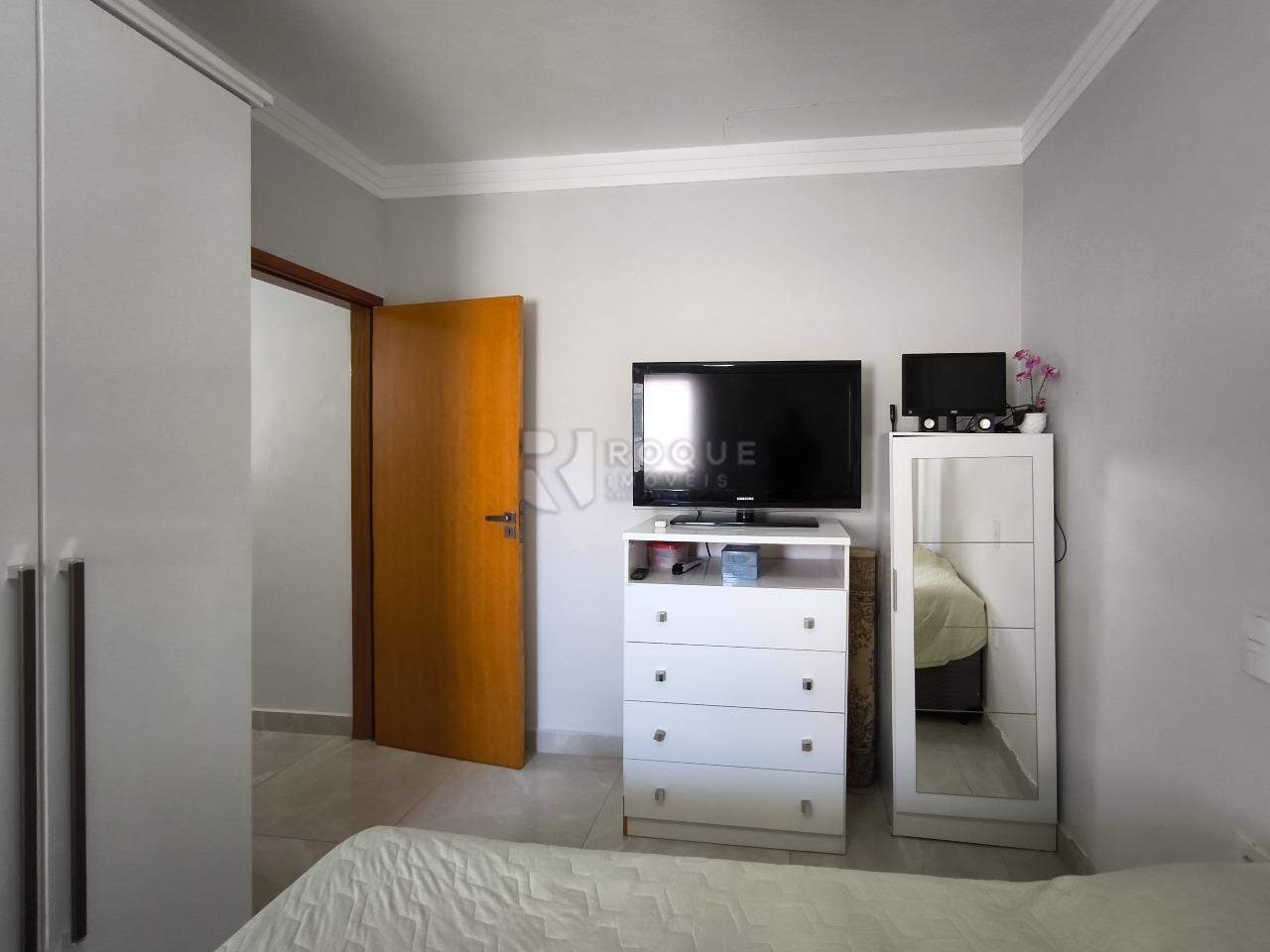 Casa Residencial à venda no bairro Vila São João: SUÍTE