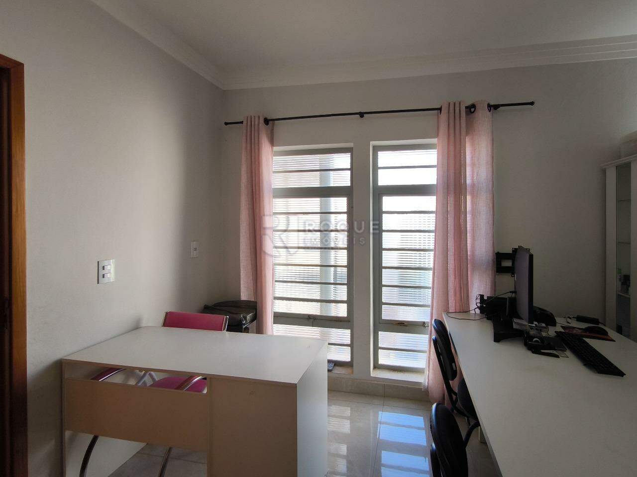 Casa Residencial à venda no bairro Vila São João: SALA DE ESTAR