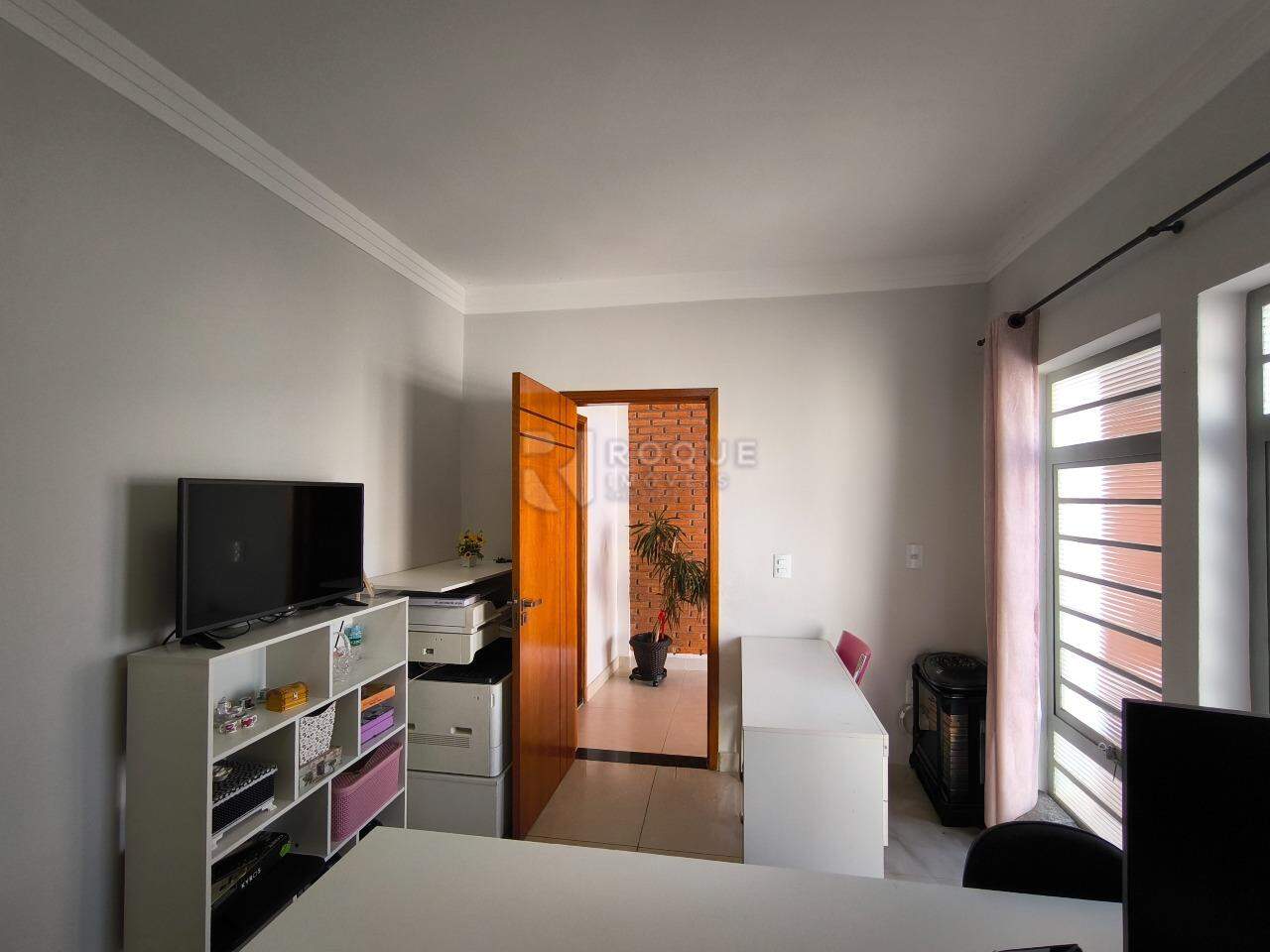 Casa Residencial à venda no bairro Vila São João: SALA DE ESTAR