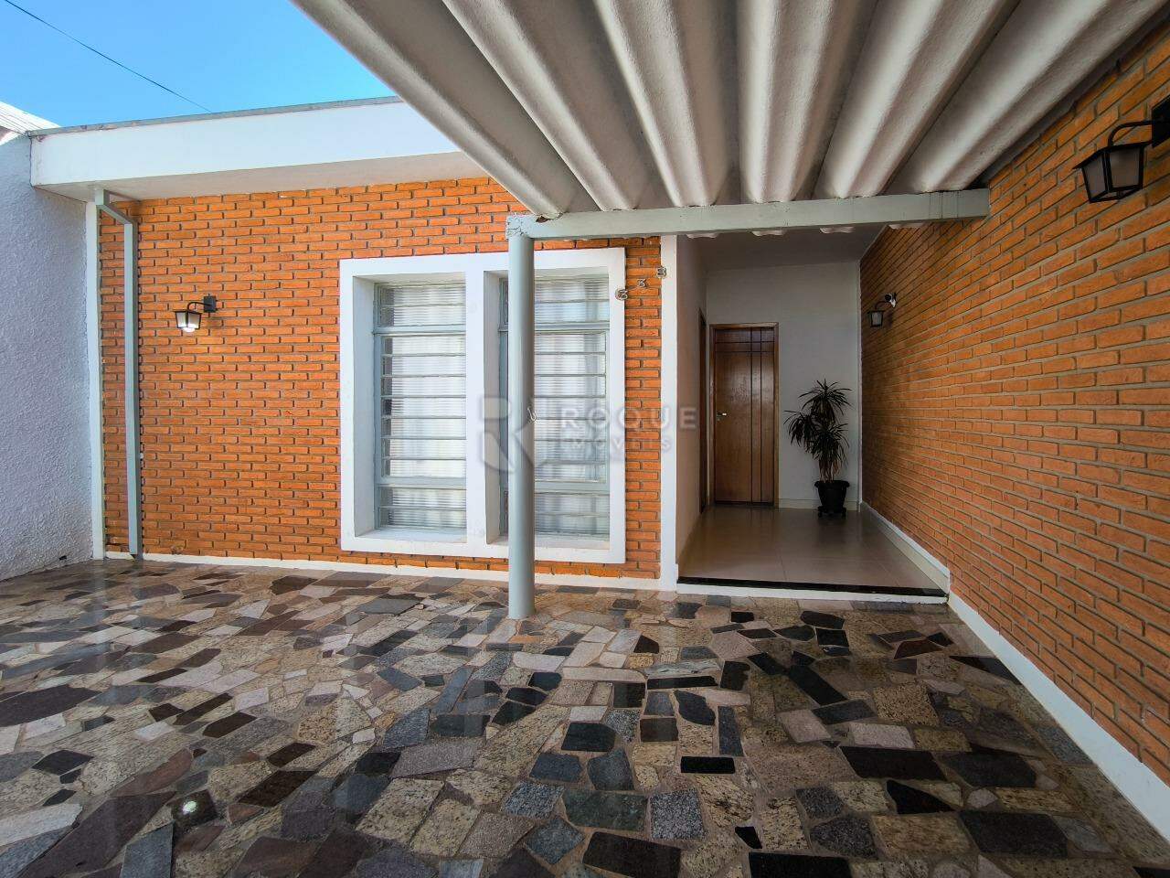 Casa Residencial à venda no bairro Vila São João: FRENTE