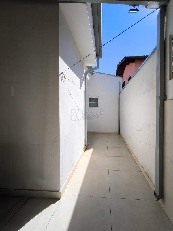Casa Residencial à venda no bairro Vila São João: ÁREA DE VARAL