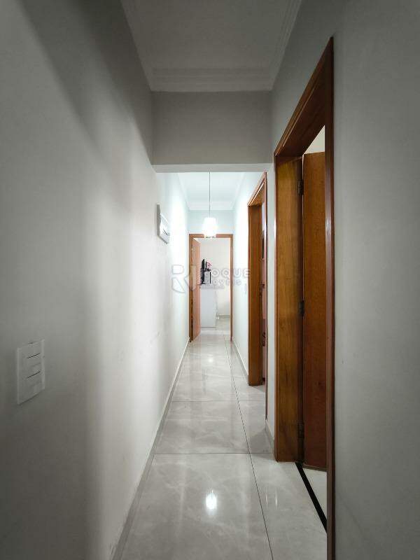 Casa Residencial à venda no bairro Vila São João: CORREDOR INTERNO