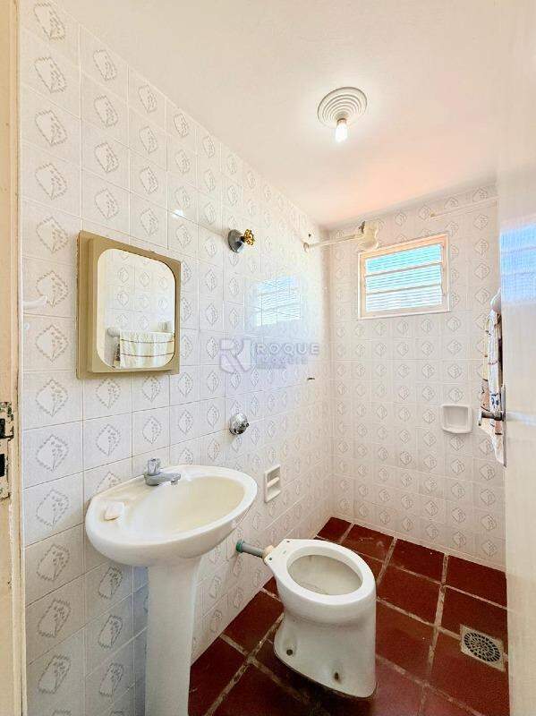 Casa Residencial para aluguel no bairro Vila Esteves: Wc Fundos