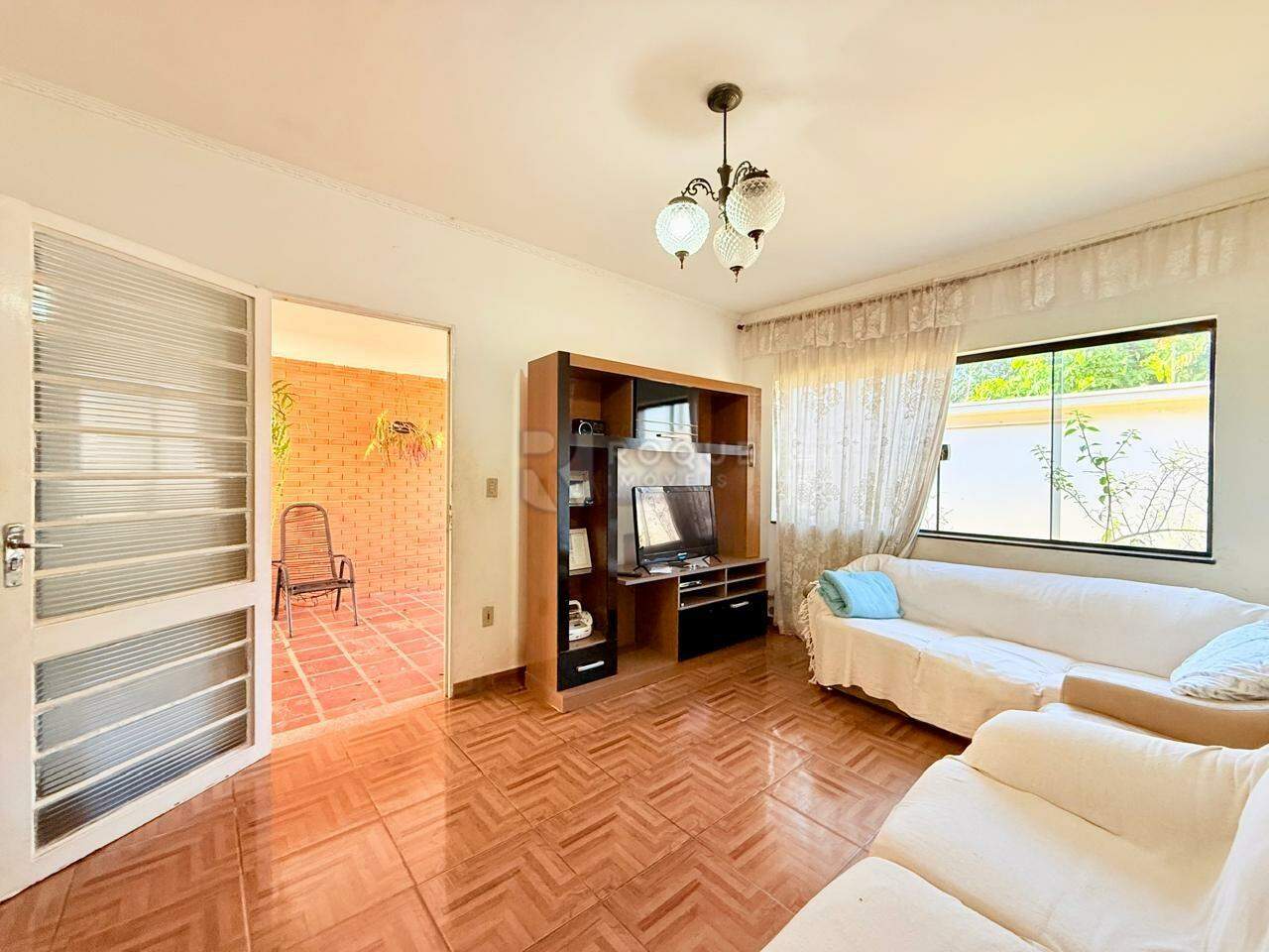 Casa Residencial para aluguel no bairro Vila Esteves: Sala