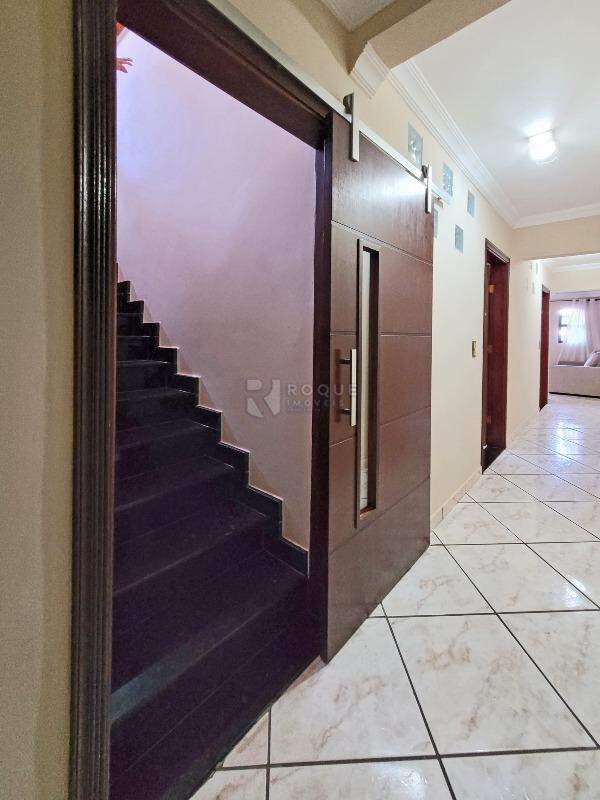 Casa Residencial à venda no bairro Jardim São Lourenço: Escadaria
