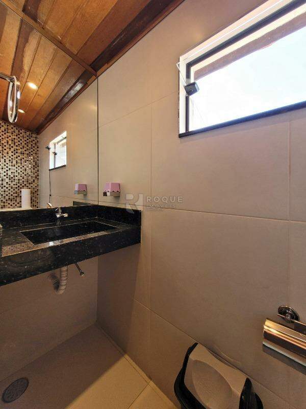 Casa Residencial à venda no bairro Jardim São Lourenço: Lavabo