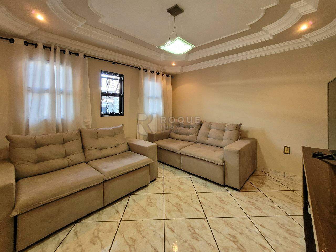 Casa Residencial à venda no bairro Jardim São Lourenço: Sala