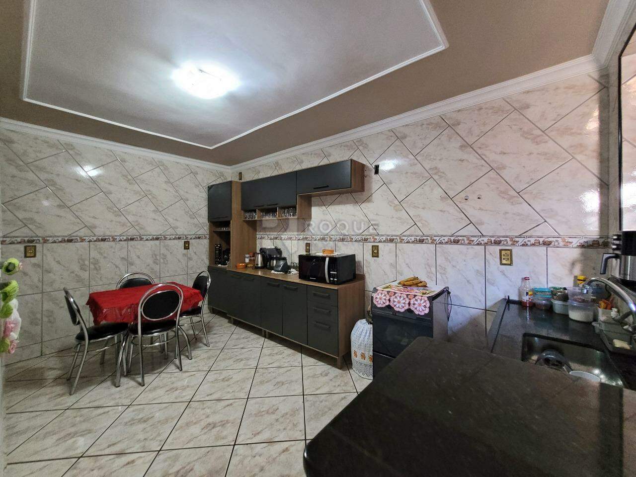 Casa Residencial à venda no bairro Jardim São Lourenço: Cozinha