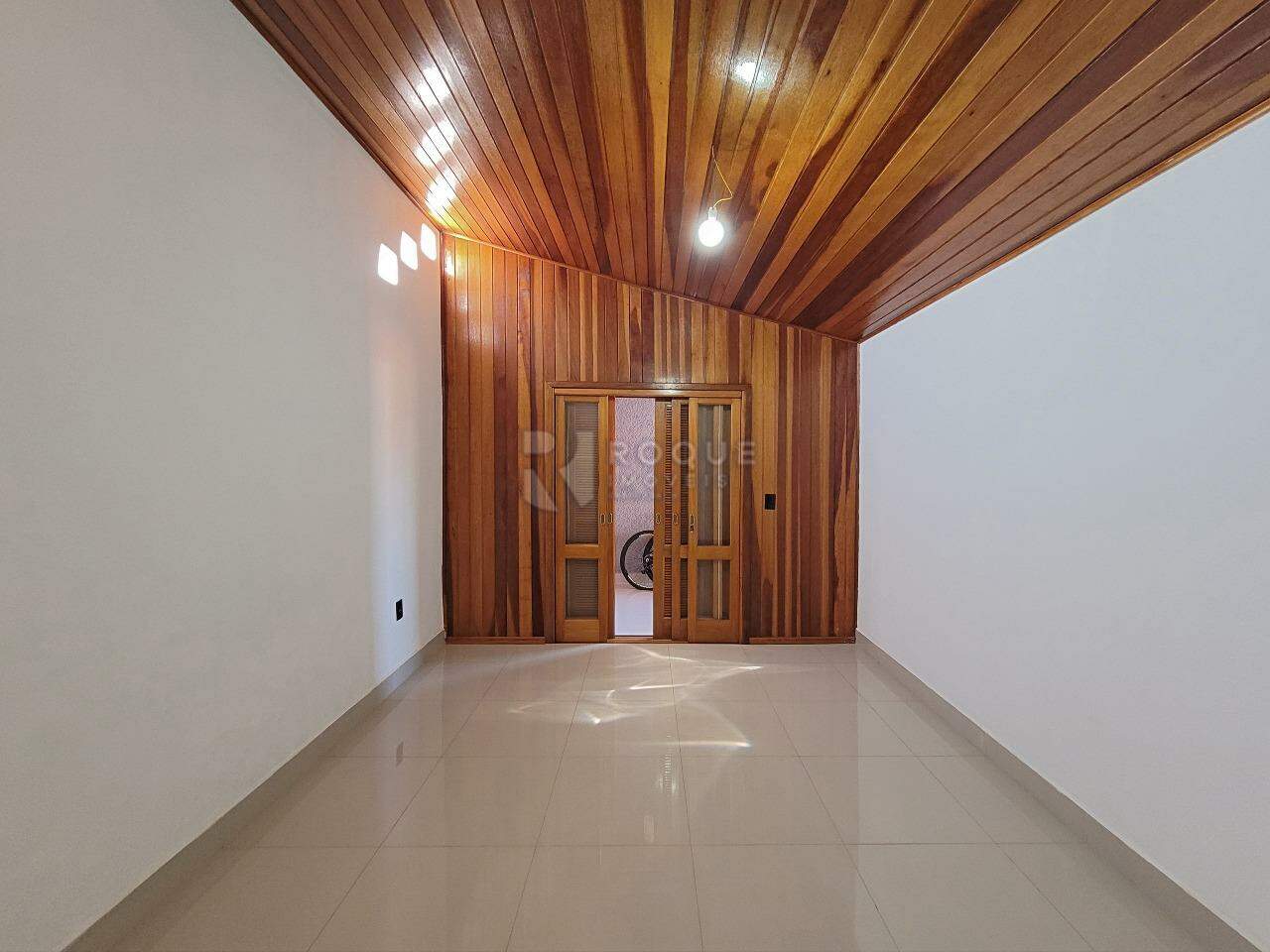 Casa Residencial à venda no bairro Jardim São Lourenço: Suíte
