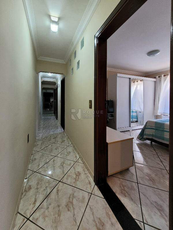 Casa Residencial à venda no bairro Jardim São Lourenço: Hall