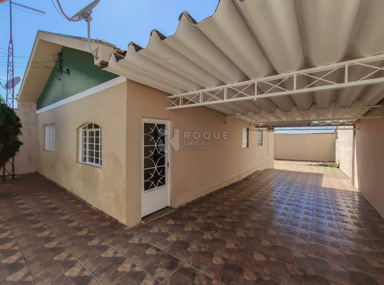 Casa Residencial à venda no bairro Jardim Nova Suiça: Frente / garagem 