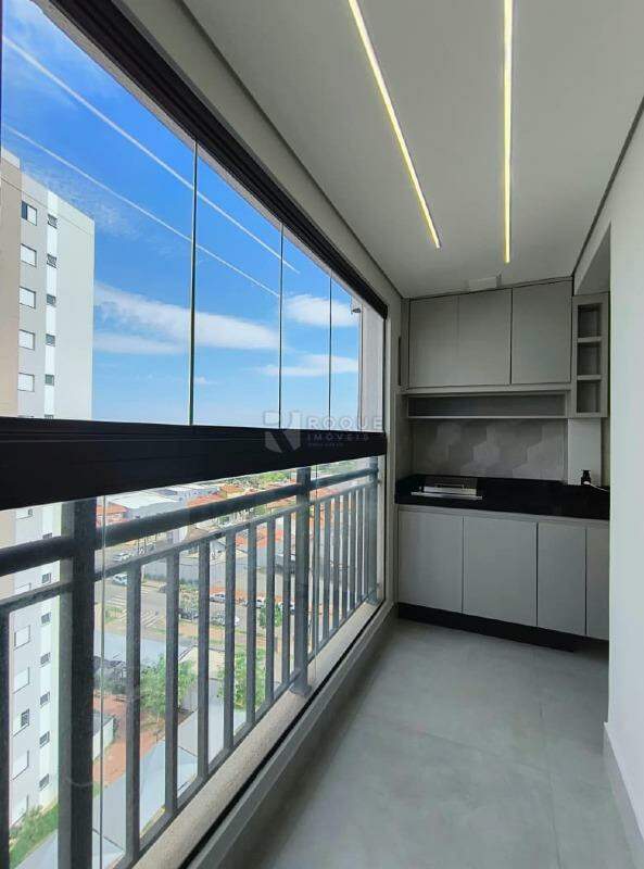 Apartamento para aluguel no bairro Jardim Santa Adélia: Sacada