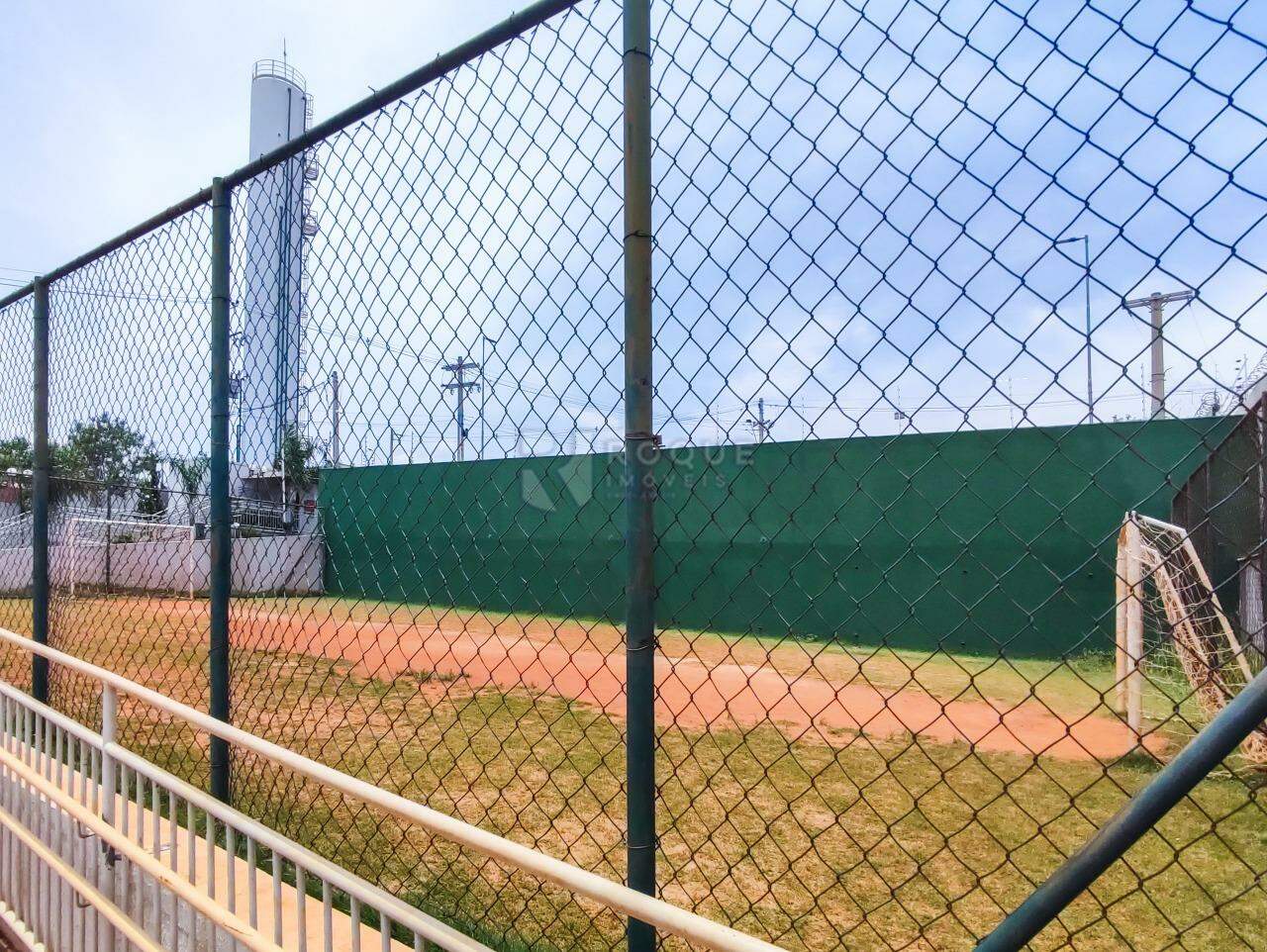 Apartamento à venda no bairro Parque Hippolyto: CAMPO DE FUTEBOL