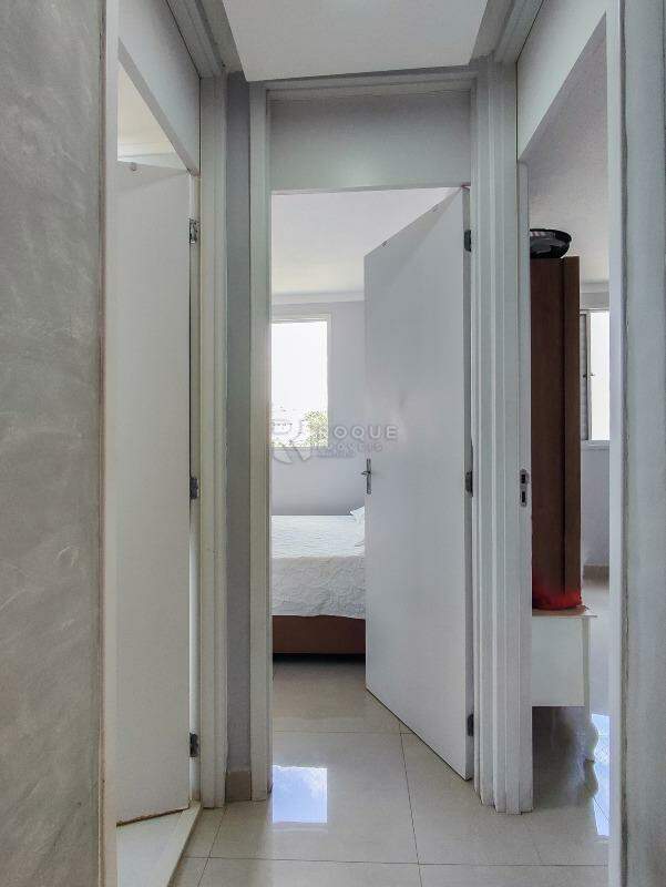 Apartamento à venda no bairro Parque Hippolyto: CORREDOR INTERNO