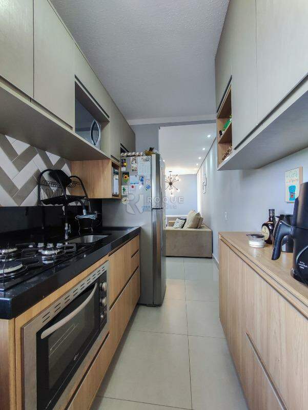 Apartamento à venda no bairro Parque Hippolyto: COZINHA