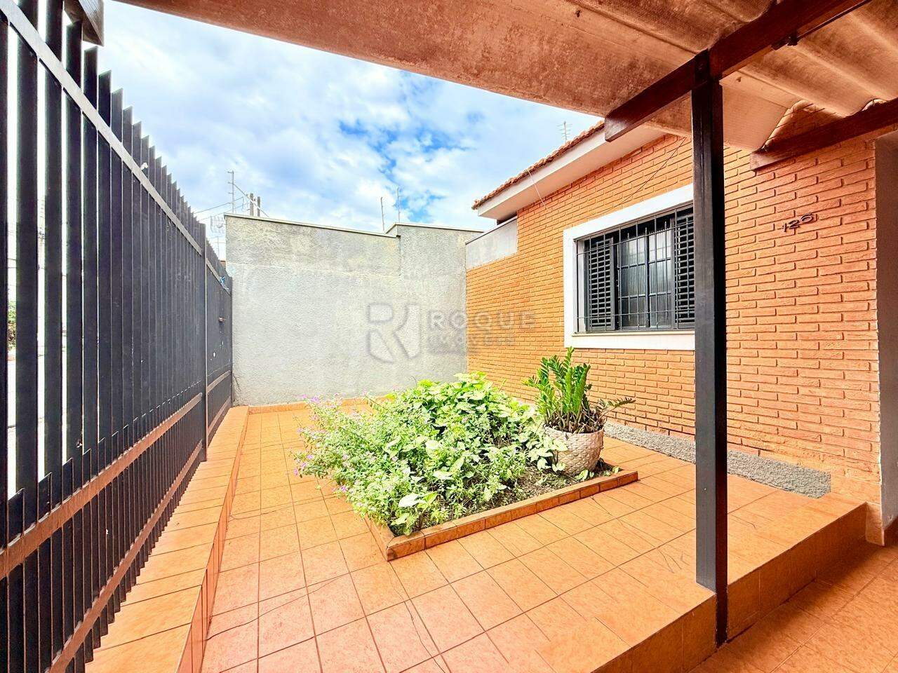 Casa Residencial para aluguel no bairro Vila da Glória: Frente